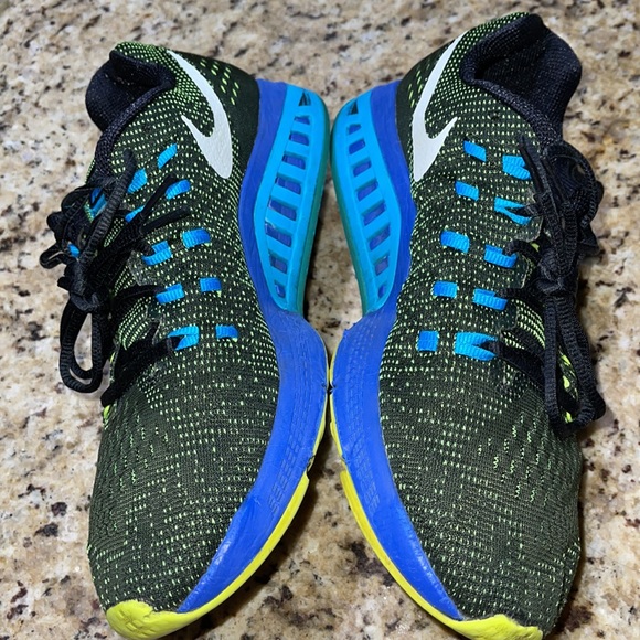 Nike Zoom Structure 18 - Picture 2 of 10